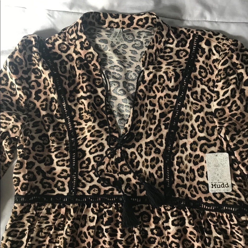 NWT -MUDD Cheetah Peasant Blouse, size: Small, - Picture 2 of 4